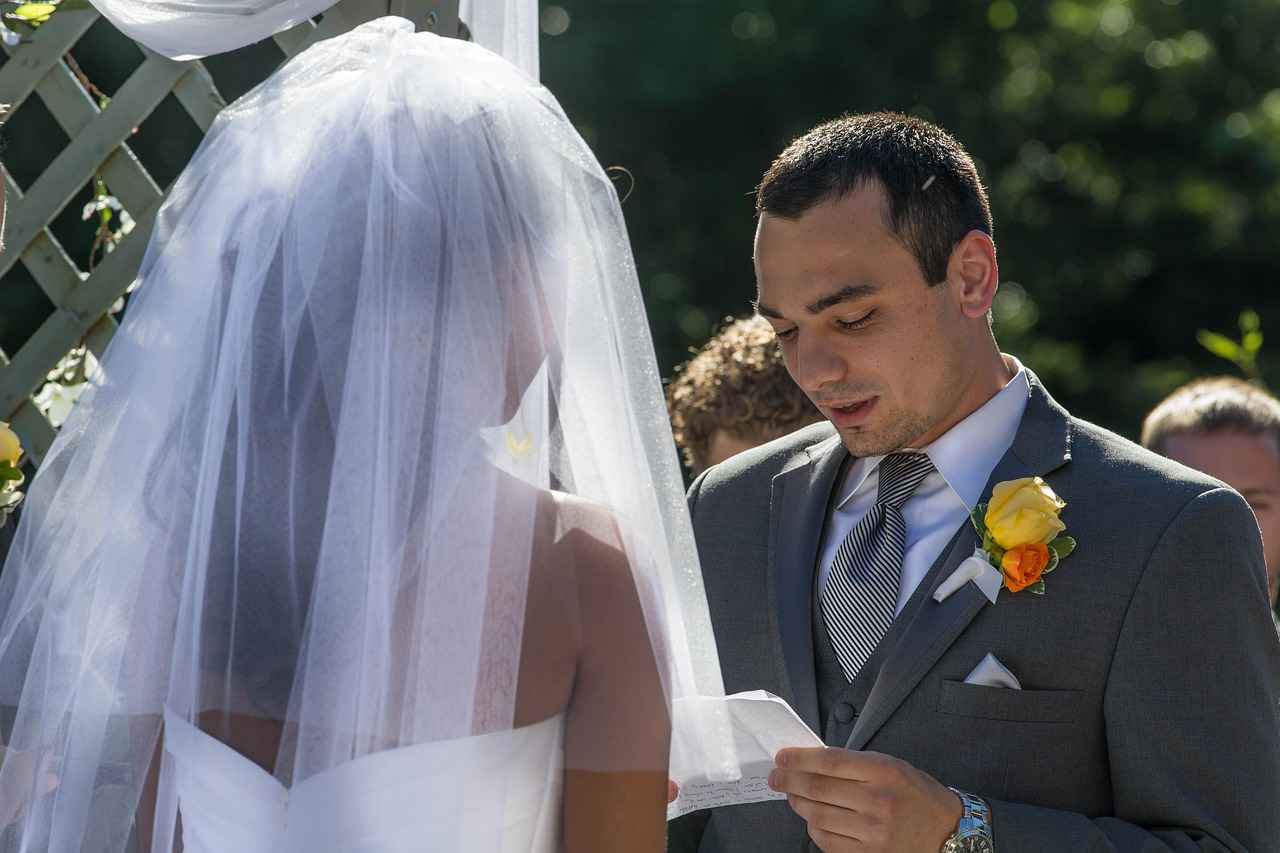 Letture di matrimonio particolari: ecco 4 idee uniche per una cerimonia  indimenticabile e originale