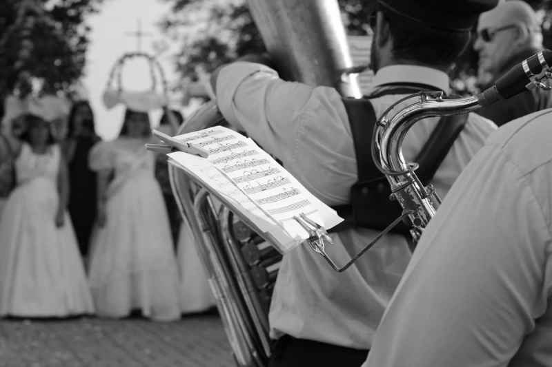 Perché scegliere il sax per la musica del tuo matrimonio: eleganza e divertimento assicurati